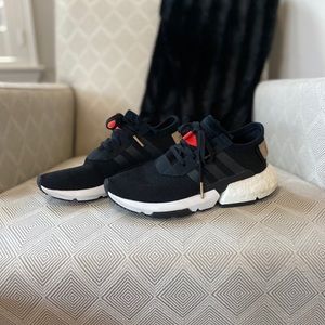 Boys Adidas Pods black shoes size 5